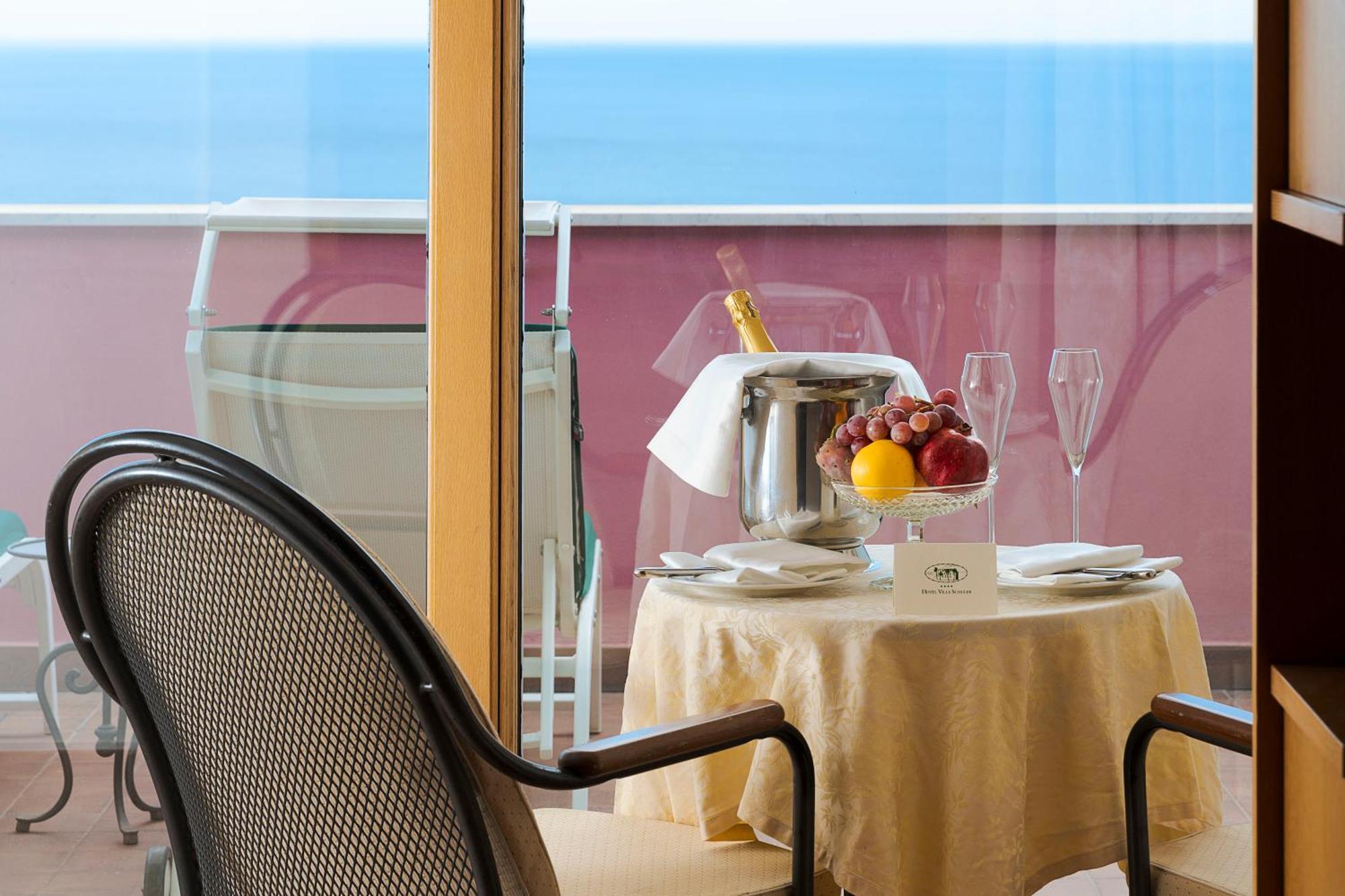 Sunrise Junior Suite with Sea View,1667424975:JPEG