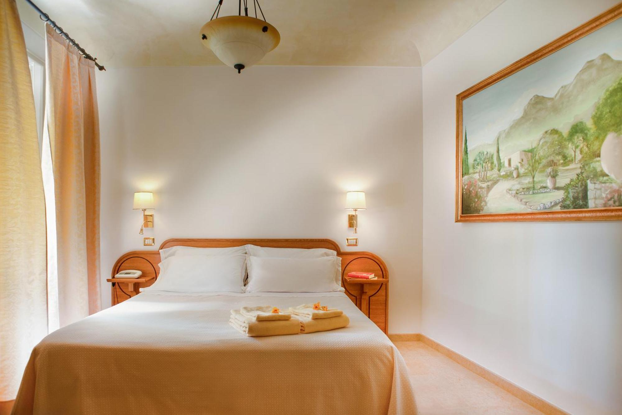 Classic Double Room - No Balcony,1636004720:JPEG